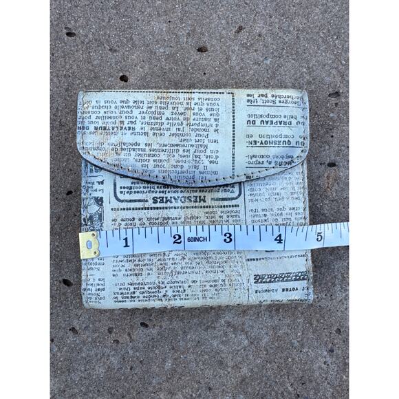 Patricia Nash Newspaper Print Reiti Wallet - Picture 5 of 12